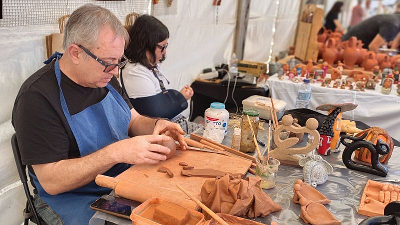 Más cerca - La alfarería sigue viva y se demuestra en Salvatierra - Escuchar ahora 