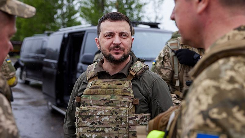 24 horas fin de semana - Zelenski visita por primera vez a los militares del este de Ucrania - Escuchar ahora