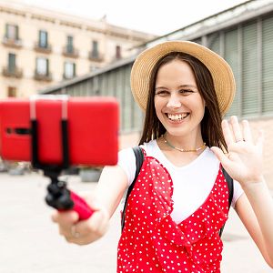 Diez minutos bien empleados - Diez minutos bien empleados - Influencers, la realidad detrás de la pantalla - 01/06/22 - Escuchar ahora