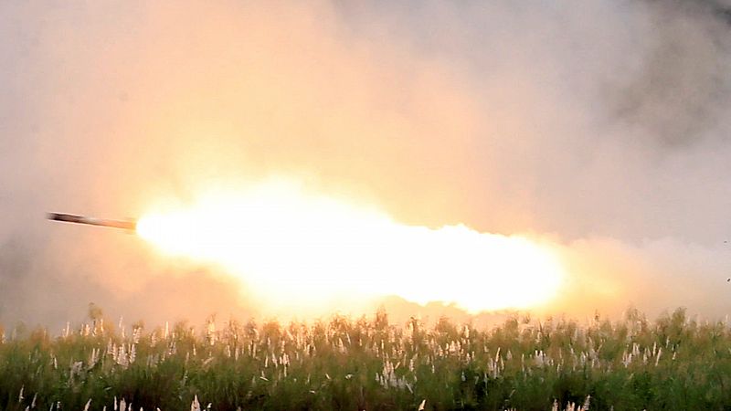 Cinco Continentes - EE.UU. enviará cohetes de medio alcance a Ucrania - Escuchar ahora