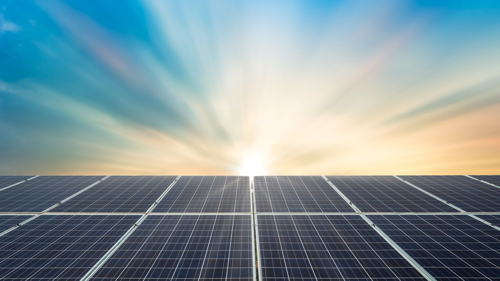 Sostenible y renovable en Radio 5 - Integración fotovoltaica en edificios - 04/06/22 - Escuchar ahora