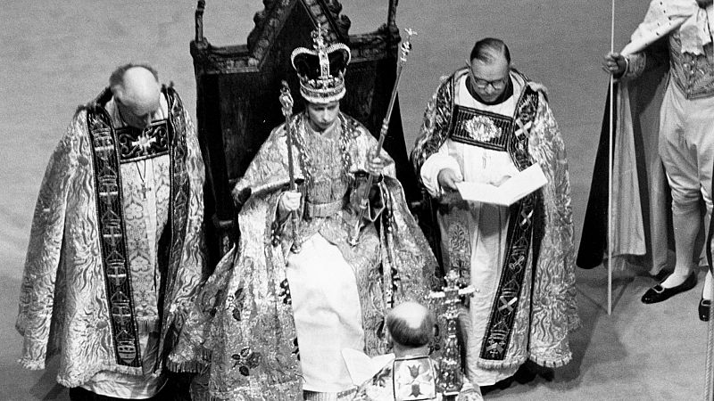 Especiales informativos RNE - Isabel II: la primera coronación televisada - Escuchar ahora