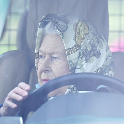 Especiales informativos RNE - Perros, caballos y coches: las aficiones de la reina Isabel II - Escuchar ahora