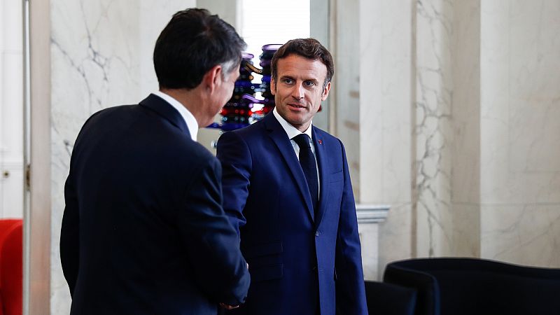 Cinco Continentes - Macron comienza a negociar - Escuchar ahora