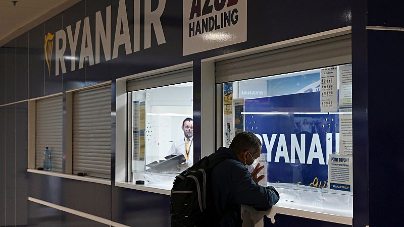 Más cerca - Ryanair opera al 100% a pesar de la huelga - Escuchar ahora 