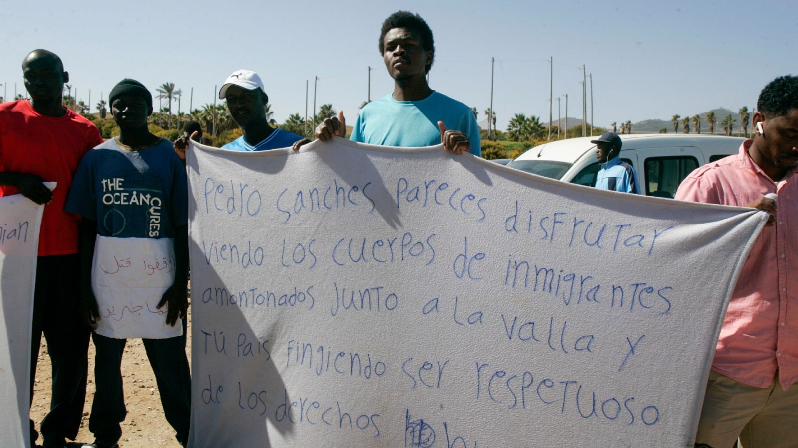 14 Horas - Los migrantes que saltaron la valla esperan una resolución a su solicitud de asilo - Escuchar ahora