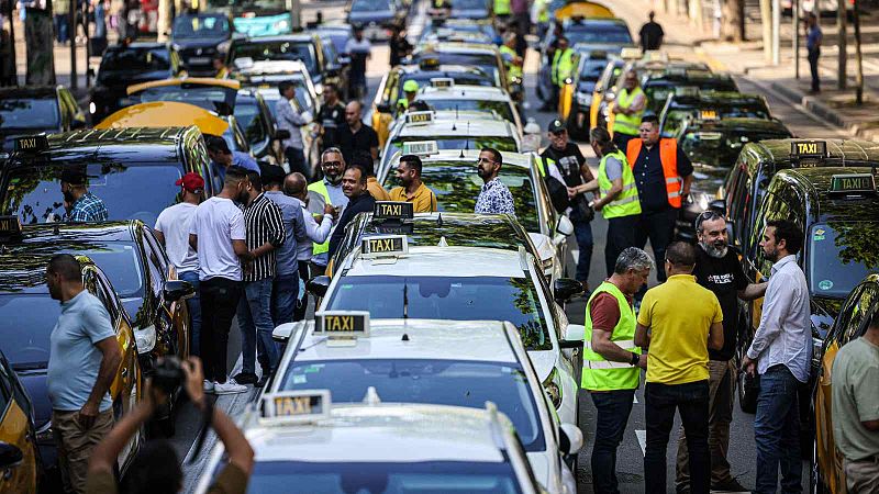 Els taxistes, en contra del decret de la Generalitat per regular les VTC