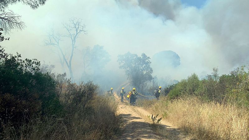 L'incendi de Castell d'Aro obliga a evacuar unes 350 persones