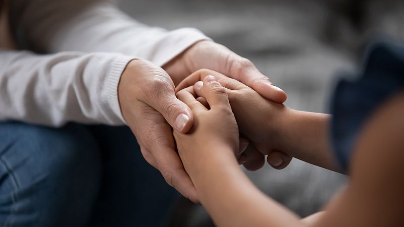 Más cerca - Familias de Valencia acogen a niños ucranianos en verano - Escuchar ahora