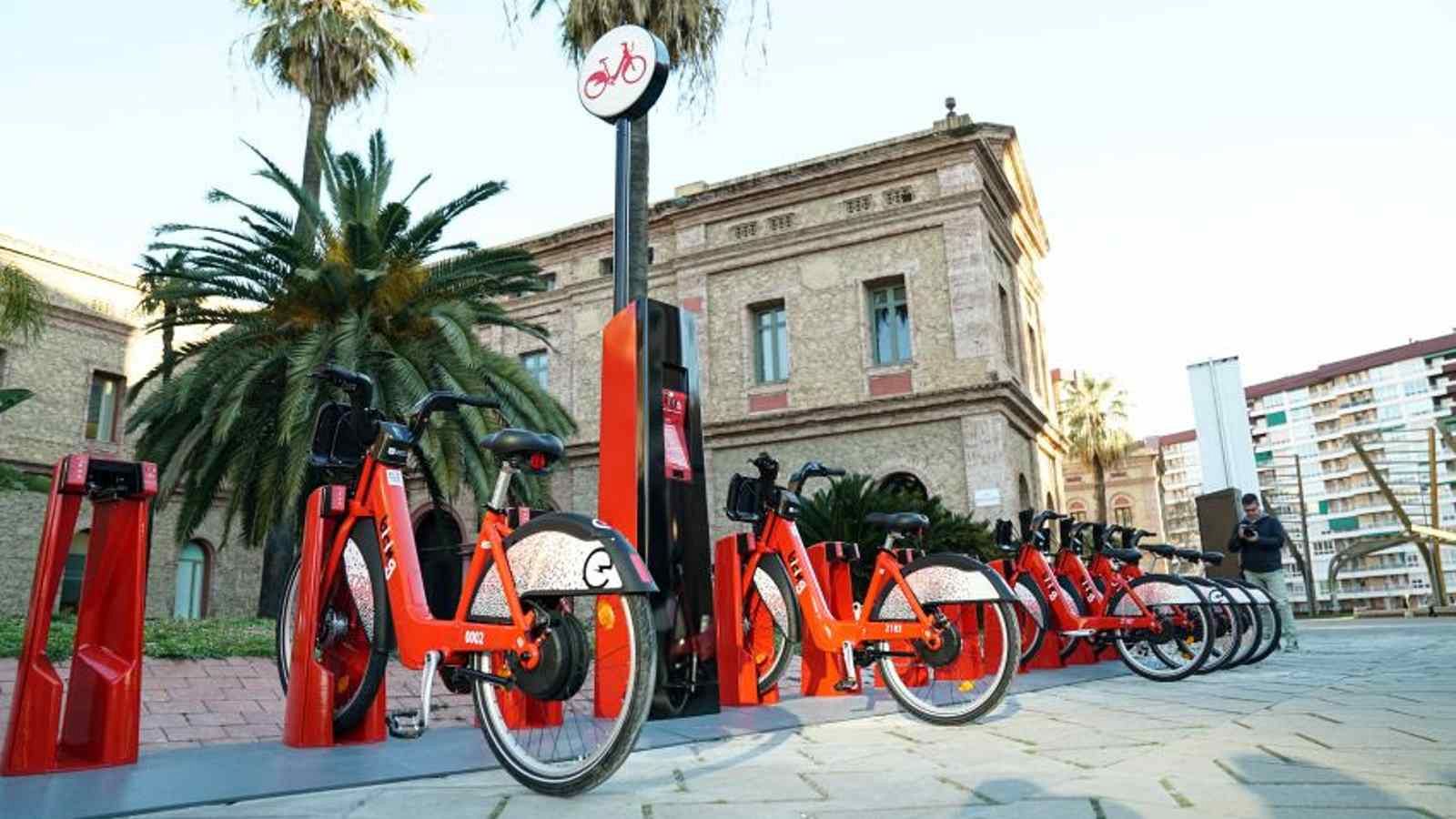 La disposició dels carrils bici de Barcelona posa en perill els usuaris
