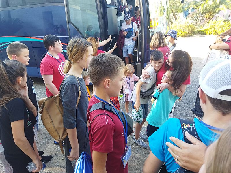 Llega a Valencia un nuevo autobus con niños ucranianos - 08/07/22 - Escuchar ahora