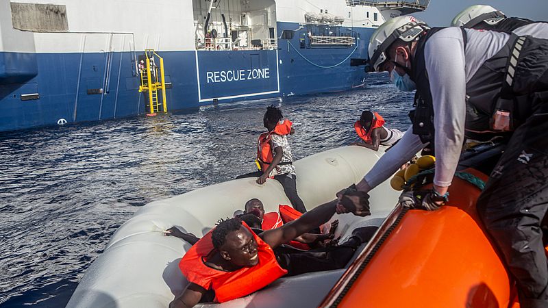 Cinco Continentes - La UE sigue dificultando el desembarco de migrantes - Escuchar ahora