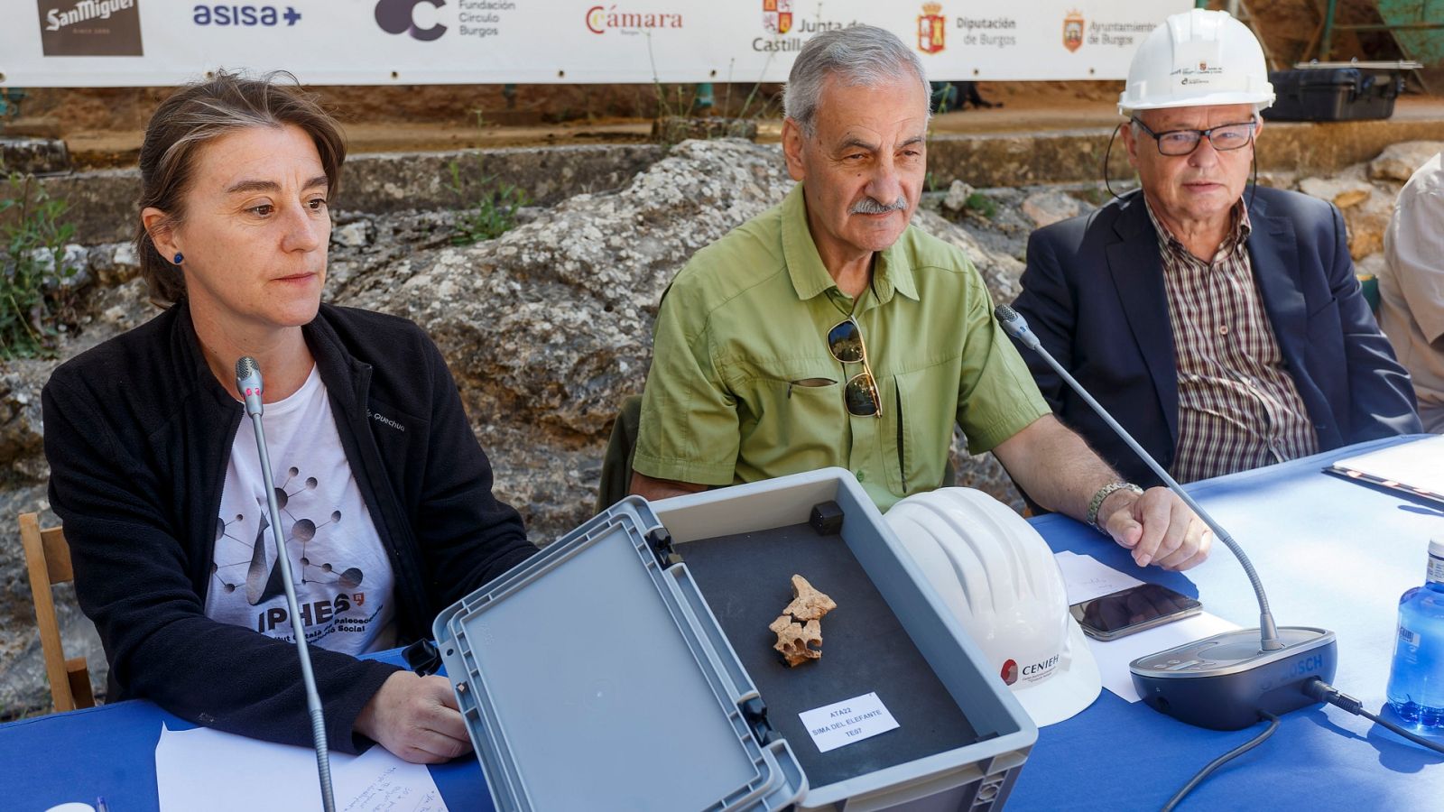 Por tres razones - Atapuerca no para - Escuchar ahora