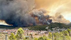 Avança sense control l'incendi al Pont de Vilomara