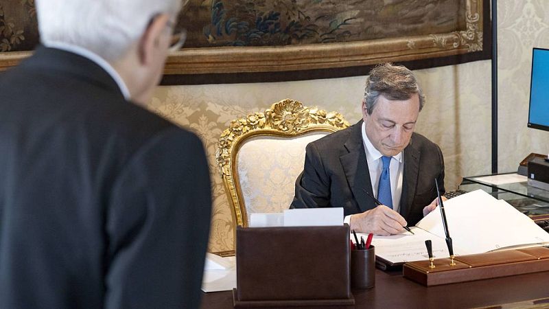 24 horas - Draghi dimite y habrá elecciones el 25 de septiembre: el futuro político de Italia - Escuchar ahora