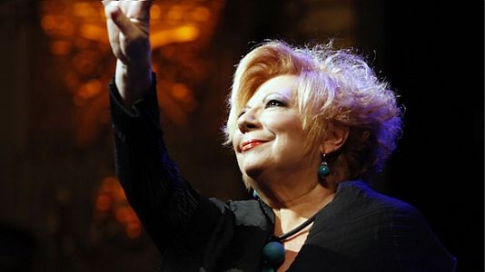 Serveis informatius Ràdio 4 - La cantant i actriu Núria Feliu mor als 80 anys