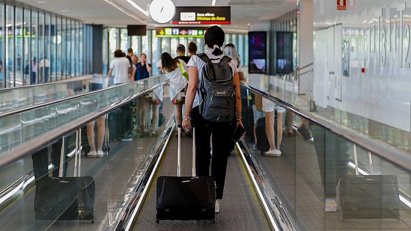 14 Horas - No irse de vacaciones afecta también a nivel social: "Genera un sentimiento de fracaso" - Escuchar