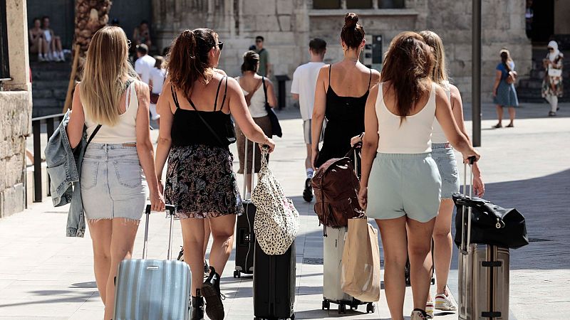 24 horas - HOSBEC: "Ha habido una eclosión turística mundial" - Escuchar ahora