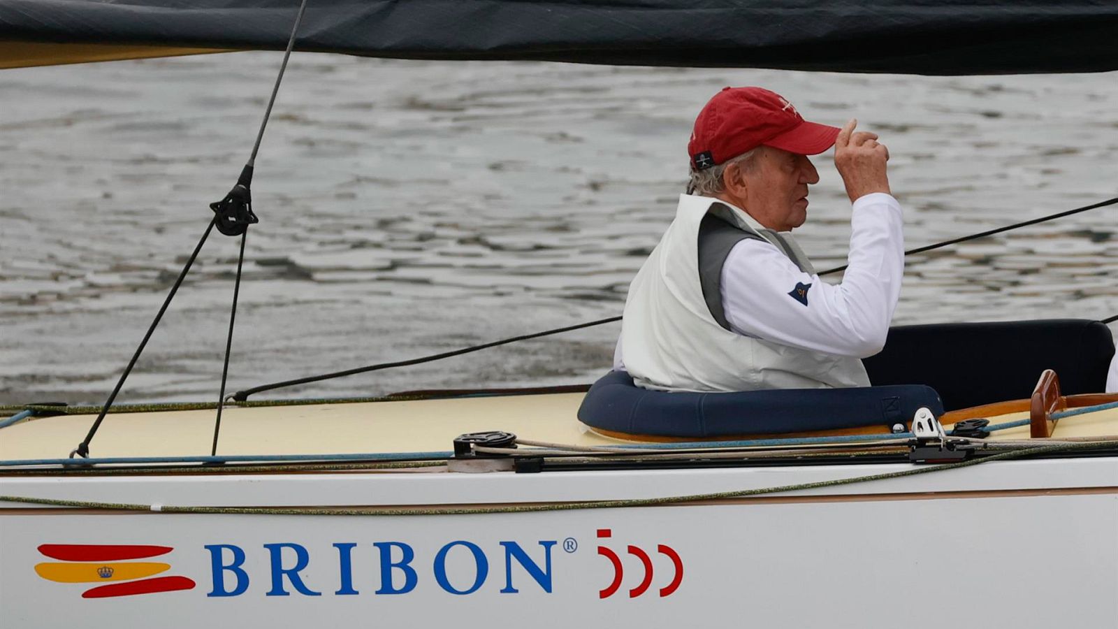 Las mañanas de RNE con Íñigo Alfonso - El rey emérito: dos años fuera de España - Escuchar ahora