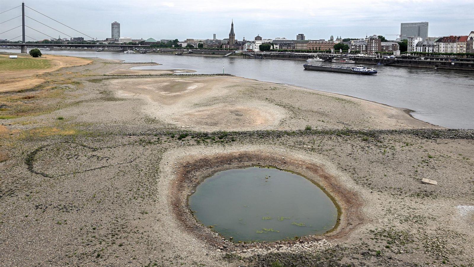 Las mañanas de RNE con Íñigo Alfonso - El bajo caudal de los ríos amenaza al comercio internacional - Escuchar ahora