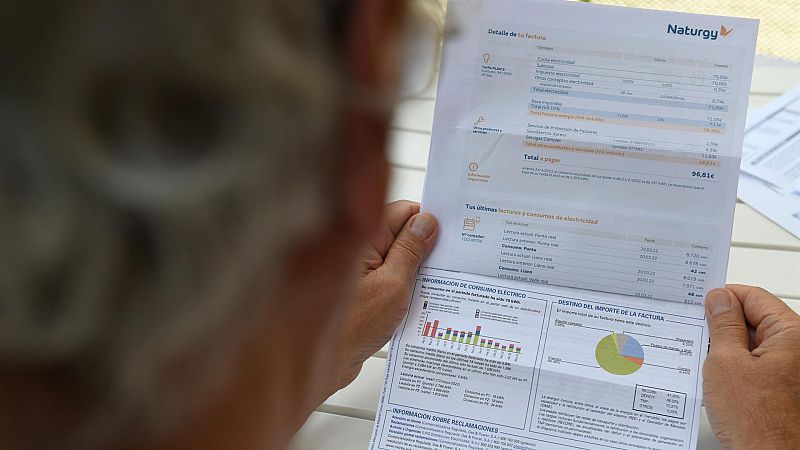 14 horas - Un año con la factura de la luz disparada - Escuchar ahora