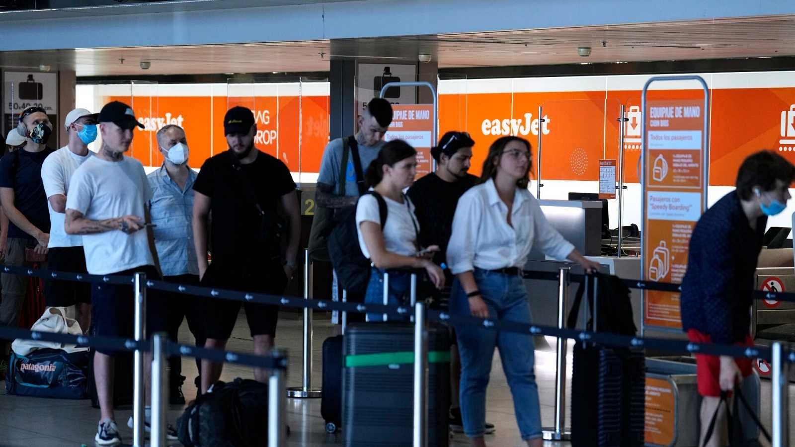 Els pilots d'Easyjet se sumen a les vagues del Prat