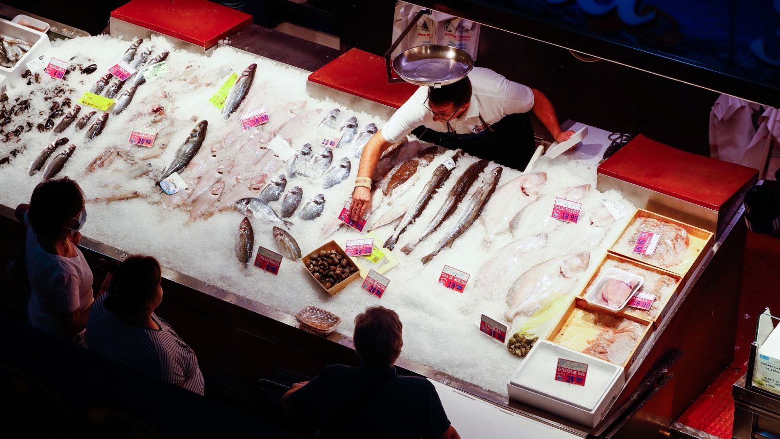 Las Mañanas de RNE con Íñigo Alfonso - Cambio de hábitos de consumo por la inflación: "Ahora somos más sensibles a la hora de evaluar el precio y posponemos algunas compras" - Escuchar ahora