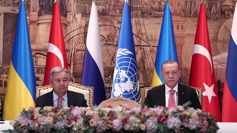 Crónica internacional - Guterres y Erdogan se rúnen en Leópolis con Zelenski - Escuchar ahora 