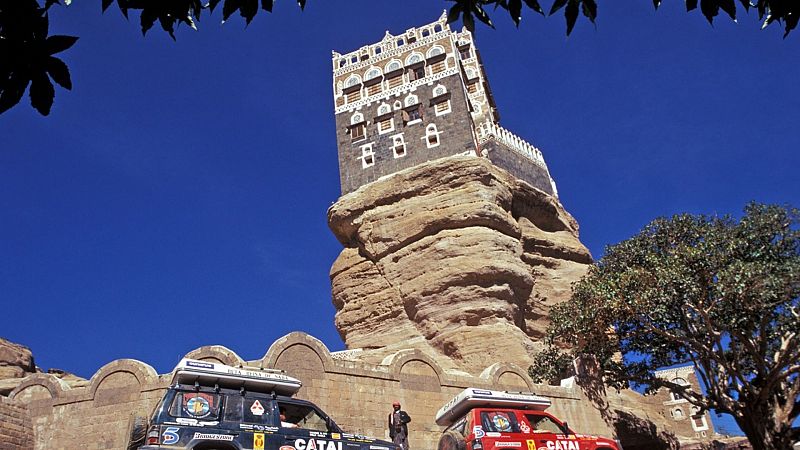 Por tres razones - Yemen, los rascacielos más antiguos del mundo - Escuchar ahora