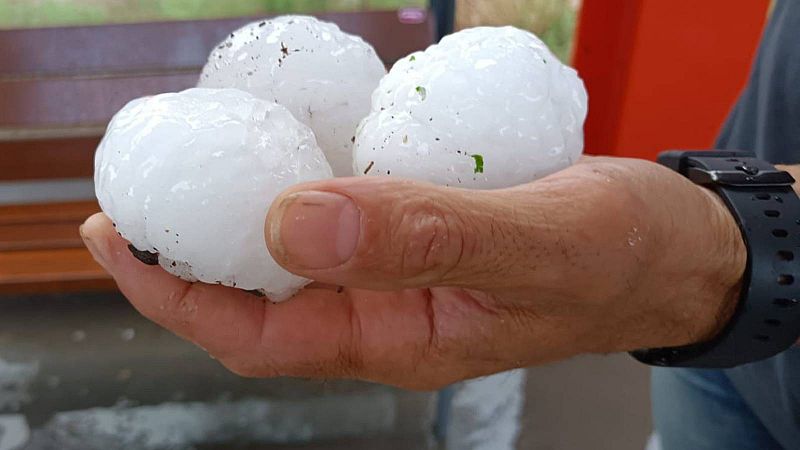 Mor la nena traslladada al Trueta per les ferides en la pedregada a la Bisbal d'Empordà