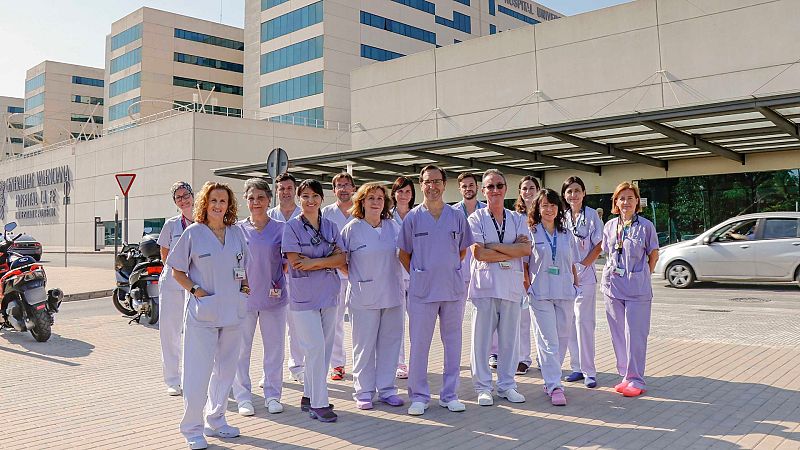 Por tres razones - Ningún paciente en UCI por COVID en el Hospital La Fe - Escuchar ahora