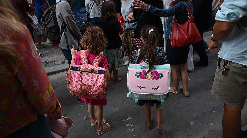 Las Mañanas de RNE - Comienzan las clases en Francia con carencia de profesores - Escuchar ahora