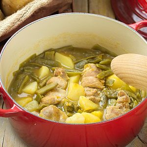 Comer y cantar - RNE Solo en Podcast - Comer y cantar - Guisado de pollo - 09/09/22 - escuchar ahora