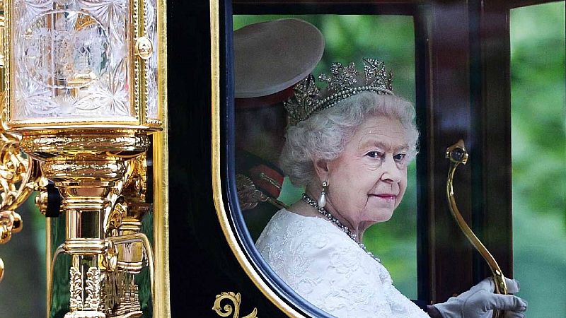 Especiales informativos RNE - Isabel II: la monarca de la permanencia - Escuchar ahora