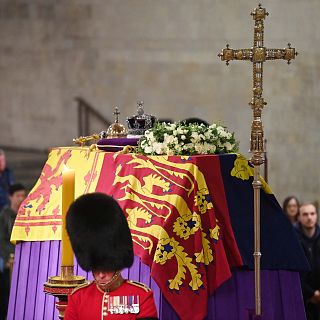 "No solo enterramos a la Reina sino de cierta forma al Papa"
