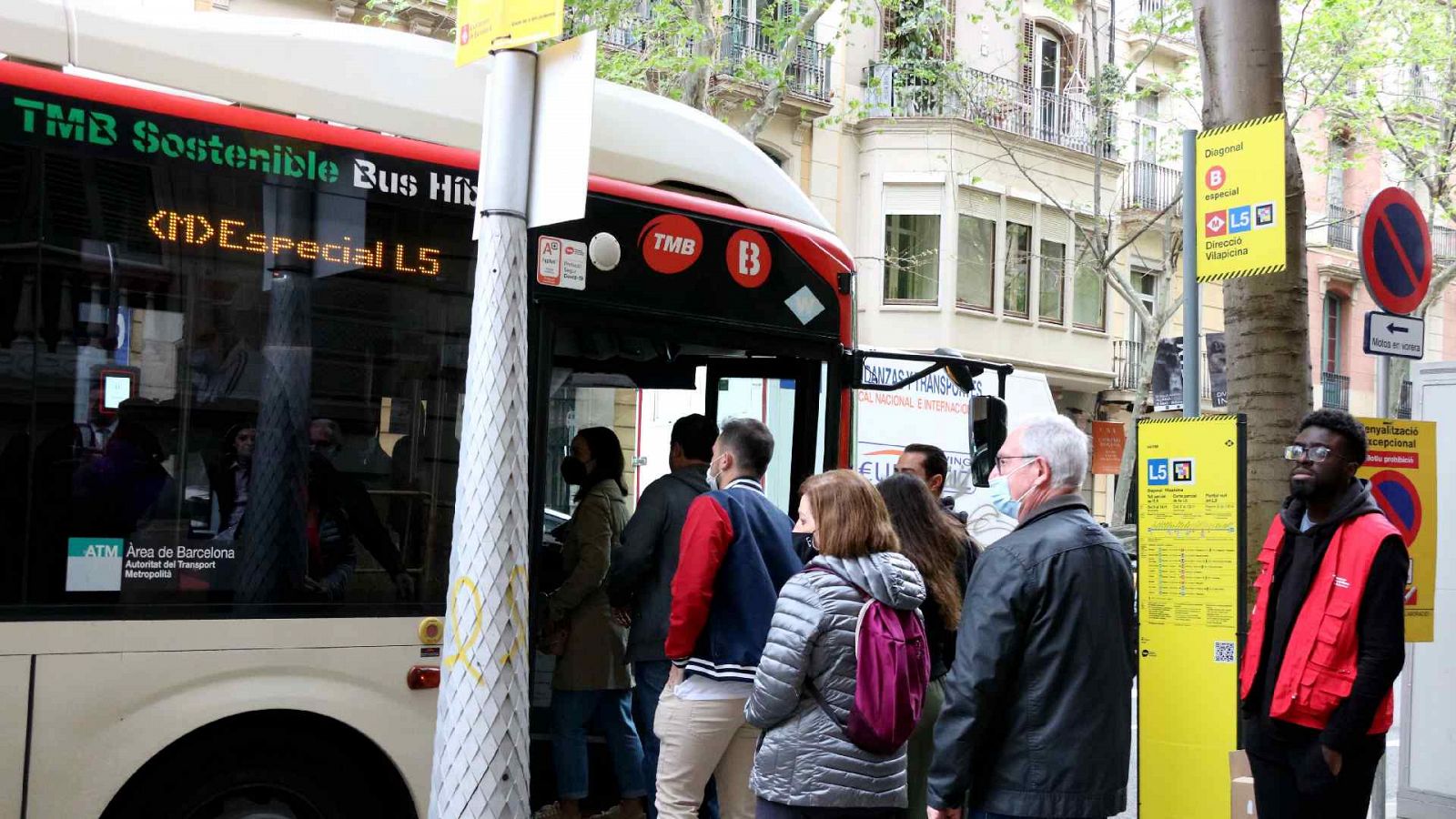 Treball fixa els serveis mínims per la vaga d'autobusos TMB