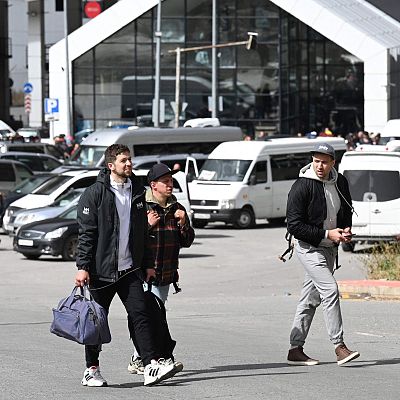 24 horas fin de semana - Los rusos huyen a Georgia: \"No quiero luchar en una guerra fuera de nuestras fronteras\" - Escuchar ahora