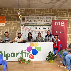 Por tres razones - Por tres razones - "Para educar a un niño hace falta un pueblo entero" - 28/09/22 - Escuchar ahora