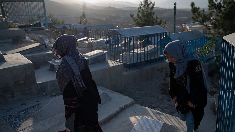 Cinco Continentes- El duro destino de las mujeres y niñas afganas - Escuchar ahora