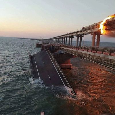 14 horas fin de semana - Cae el puente de Kerch, símbolo clave de la anexión rusa de Crimea - Escuchar ahora