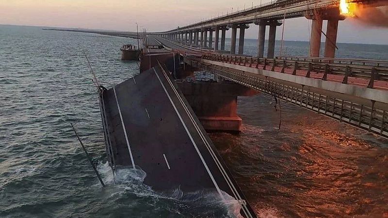 14 horas fin de semana - Cae el puente de Kerch, símbolo clave de la anexión rusa de Crimea - Escuchar ahora