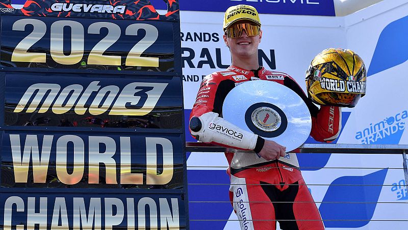 Tablero deportivo - Izan Guevara campeón del Mundo de Moto3 - Escuchar ahora