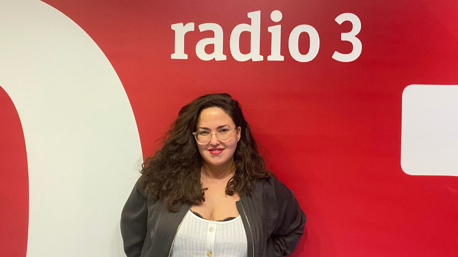 Hoy empieza todo 2 - 'Cerdita' con Laura Galán y Carlota Pereda - 18/10/2022 - Escuchar ahora