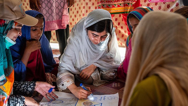 Más cerca - Mujeres de los cuatro continentes y un único ideal: la paz - Escuchar ahora 