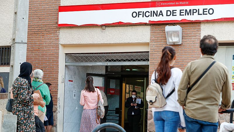 Las Mañanas de RNE con Íñigo Alfonso - El paro repunta al 12,67% en el tercer trimestre, según la EPA: "Por primera vez se concentra en las personas que demandan empleo" - Escuchar ahora