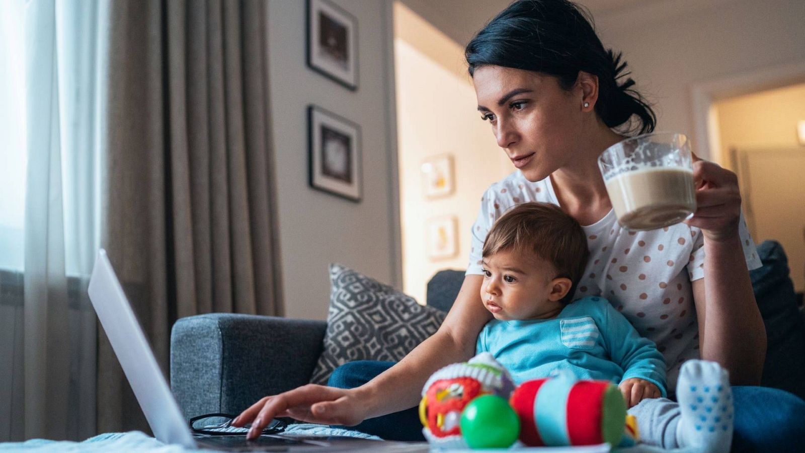 La cuadratura del círculo - Madres solas: las grandes olvidadas - 04/05/23 - Escuchar ahora