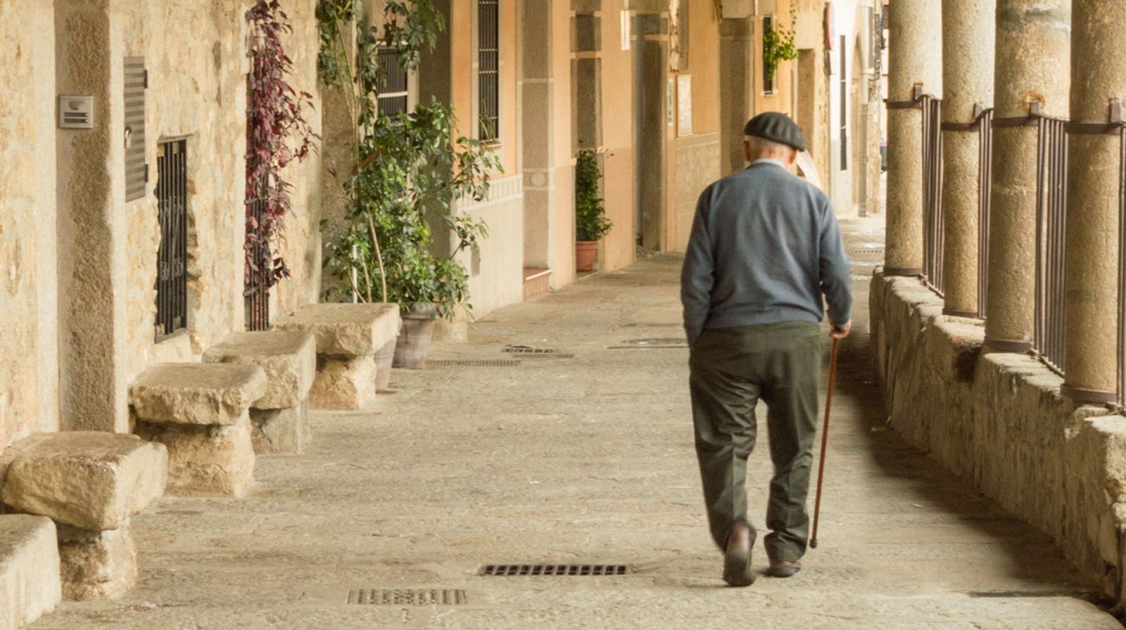 Las Mañanas de RNE con Íñigo Alfonso - Informe Metroscopia sobre pensiones: "2 de cada 3 españoles consideran aceptada la medida de acompasar la subida de las pensiones con el IPC" - Escuchar ahora