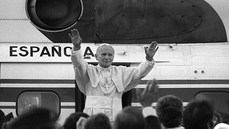 Las Mañanas de RNE con Íñigo Alfonso - 40 años de la visita de Juan Pablo II a España: "Lanzó un mensaje que provocó un giro de 180º en la Iglesia española" - Escuchar ahora