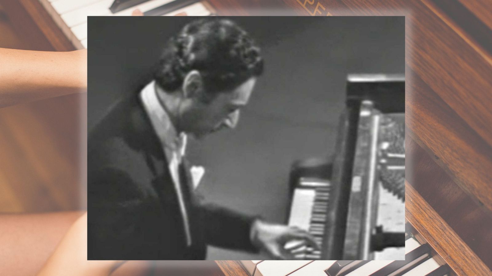 El ojo crítico - Martín Llade y Gonzalo Soriano - Escuchar ahora