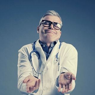 Médicos Joaquín Pajarón Con chancles y orbayando